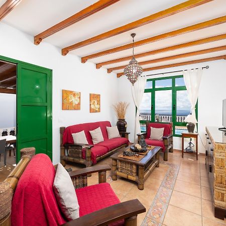 Villa Sol Y Mar Яйса Екстериор снимка