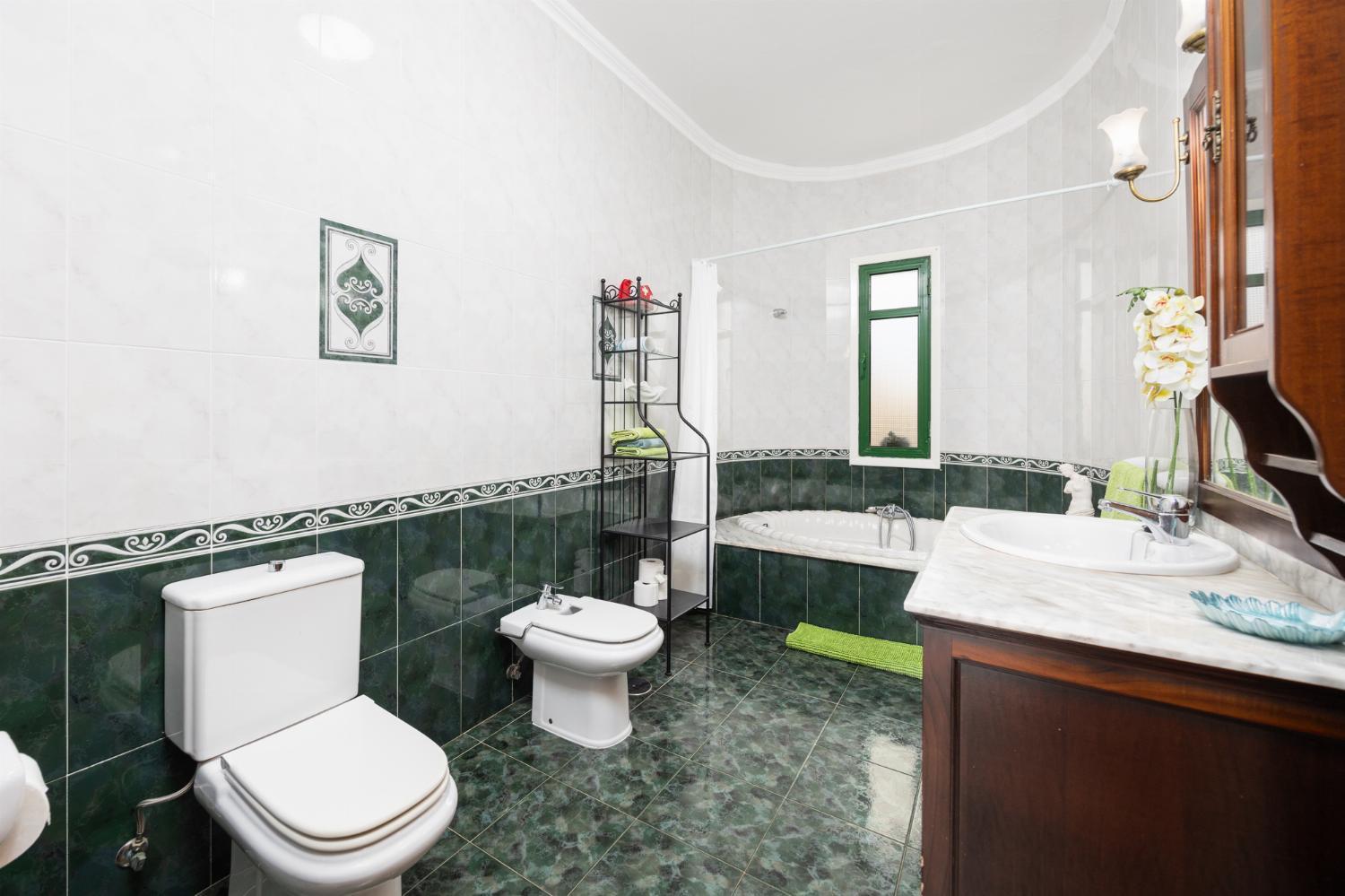 Villa Sol Y Mar Яйса Екстериор снимка