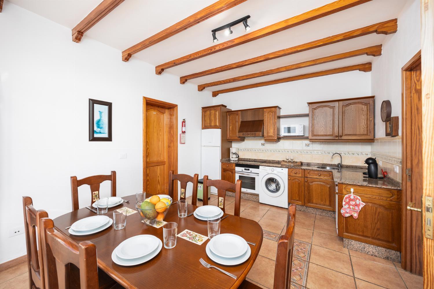 Villa Sol Y Mar Яйса Екстериор снимка