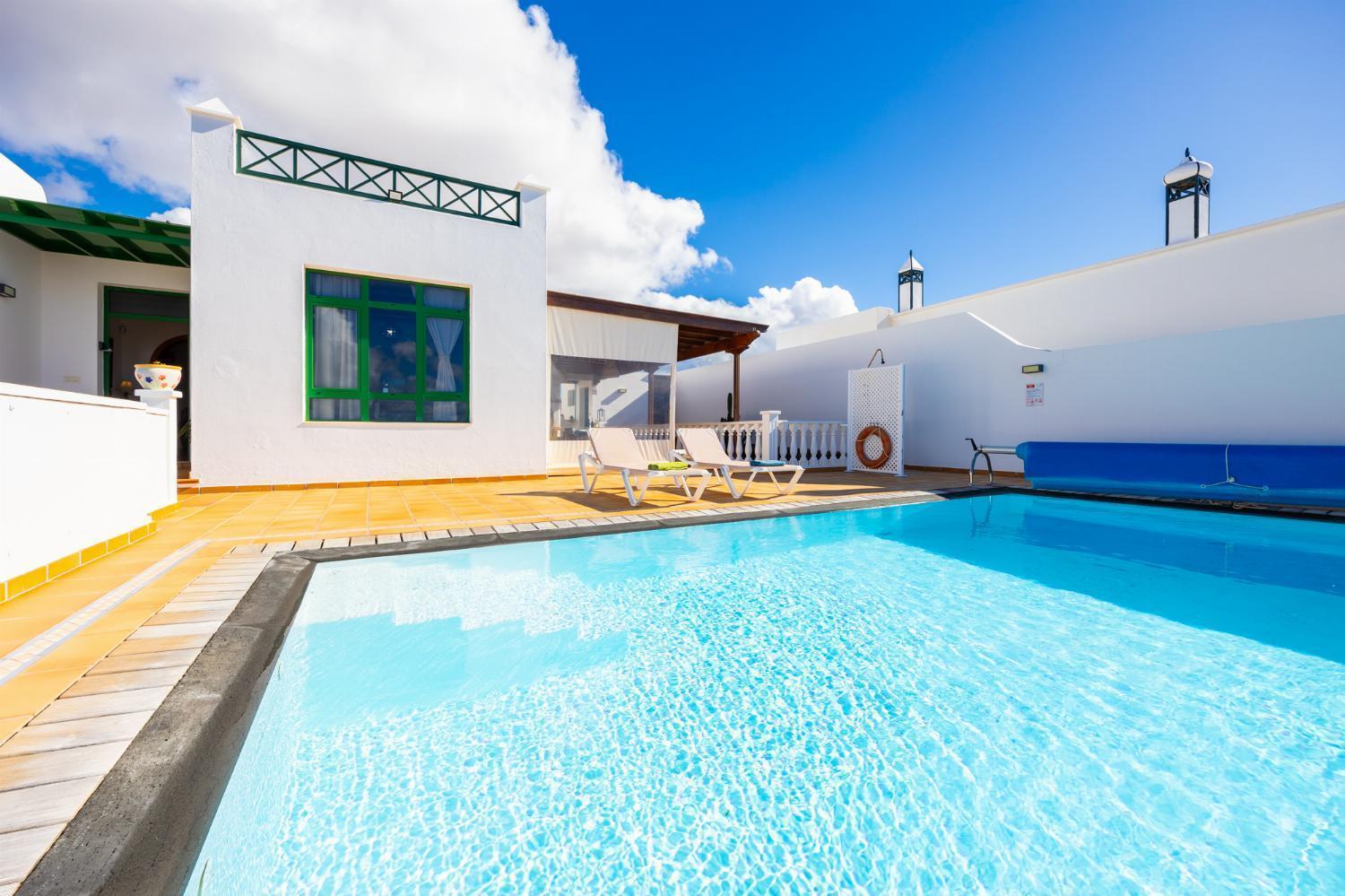 Villa Sol Y Mar Яйса Екстериор снимка