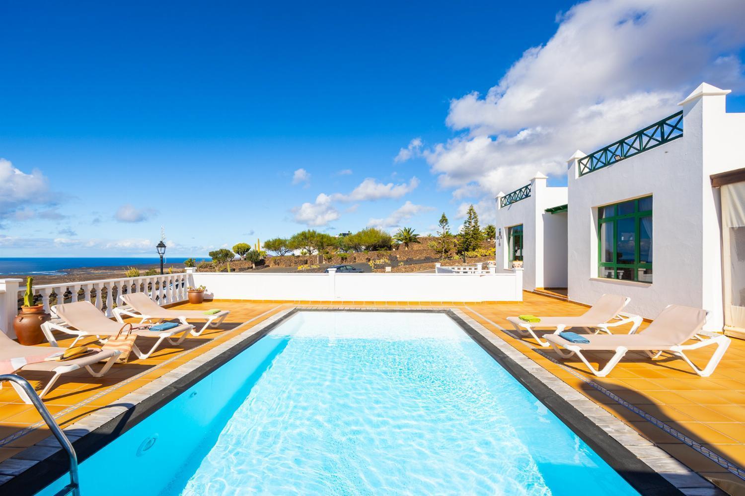 Villa Sol Y Mar Яйса Екстериор снимка