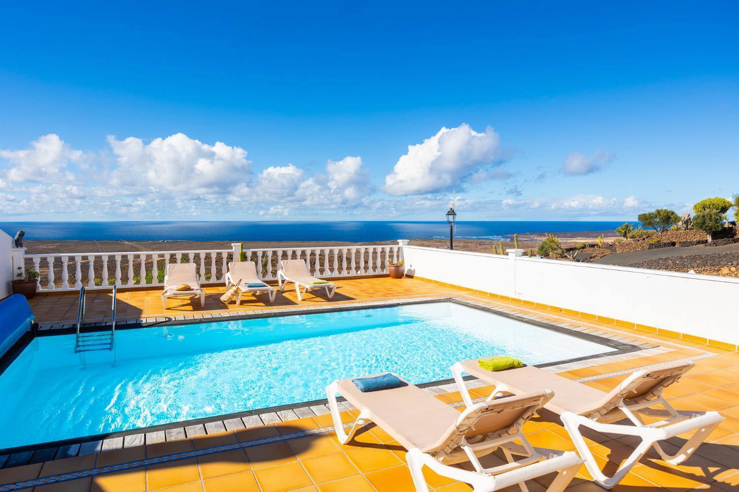Villa Sol Y Mar Яйса Екстериор снимка