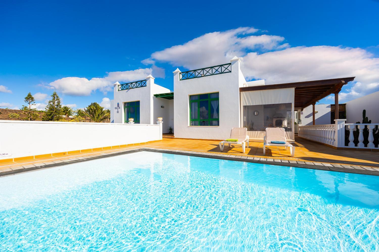Villa Sol Y Mar Яйса Екстериор снимка